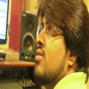 Hamare Pass Bhi Dil Tha image