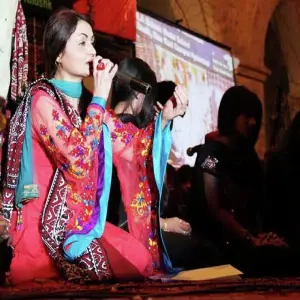 Laal Meri Pat image
