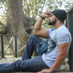 Falak Se image