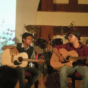 Tomar Khola Hawa image